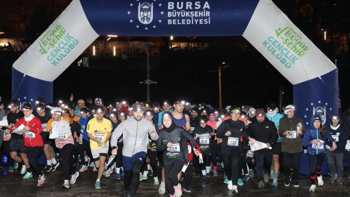 Bursa’nın Kalbinde Gece Mesaisi: Tarihin Labirentlerinde Zamana Karşı Yarış!